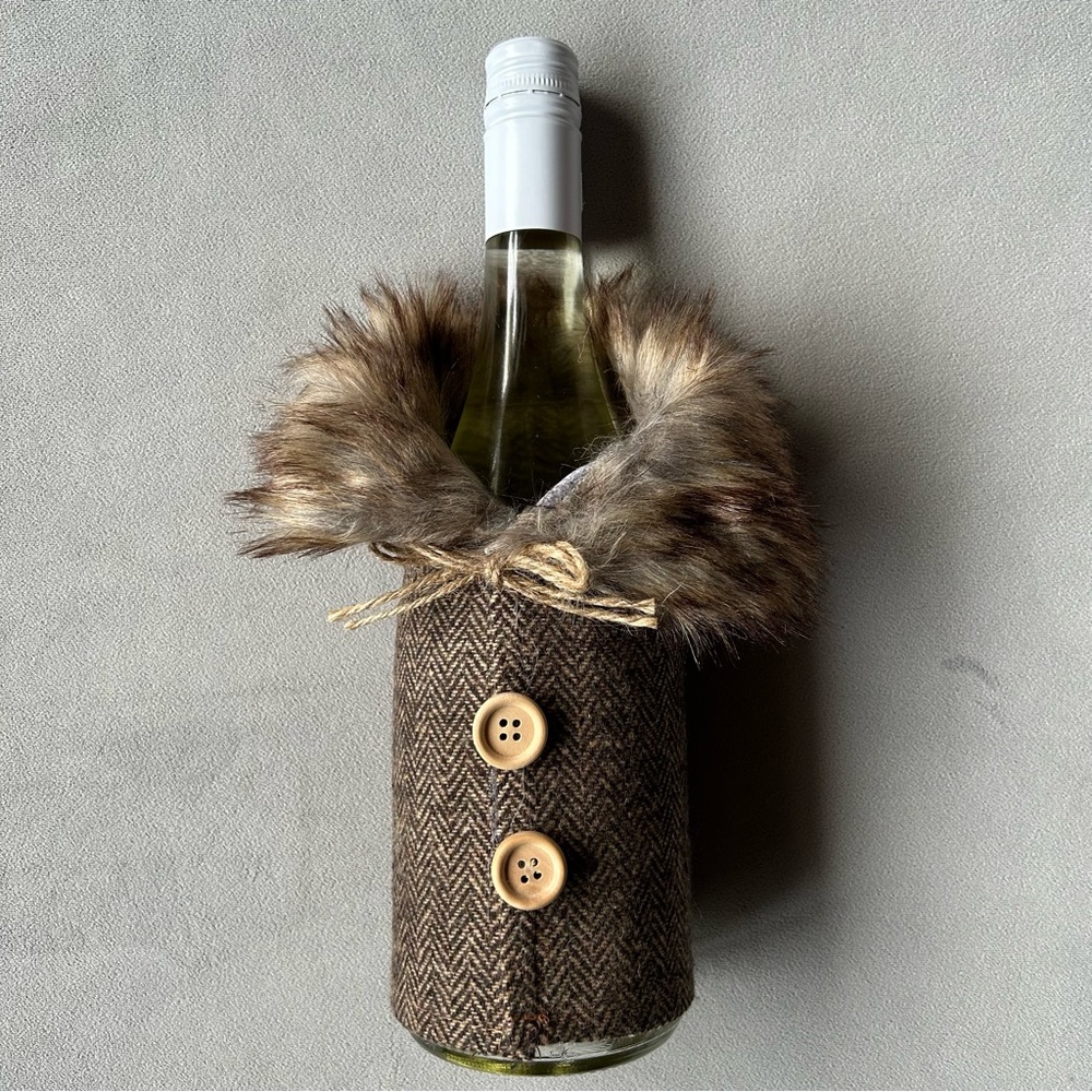 Wine Bottle Cover ~ Brand New! ~ Brown with Faux Fur